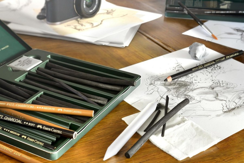 Σετ Faber Castell Pitt Chatcoal σε μεταλλική κασετίνα 24 τεμ
