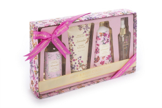 Σετ περιποίηση σώματος Tri-Coastal Rose mist 65ml, body lotion 90ml, body wash 150ml και body scrub